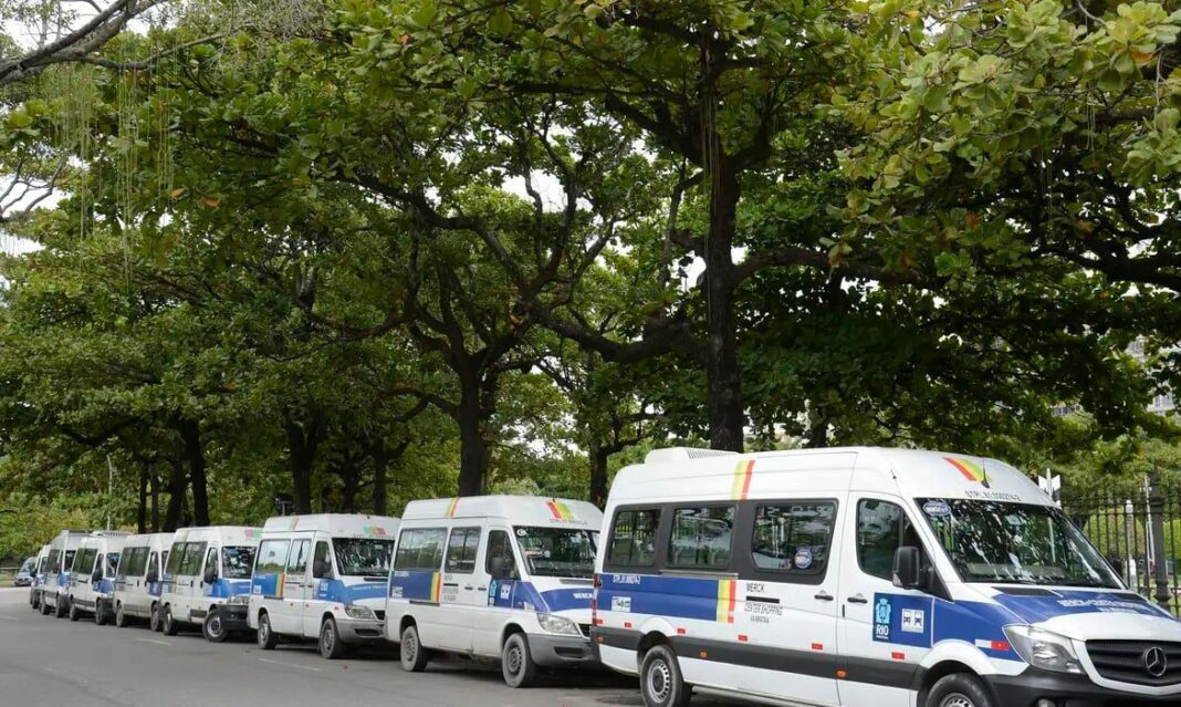 Polícia realiza operação contra fraudes em verbas do transporte público