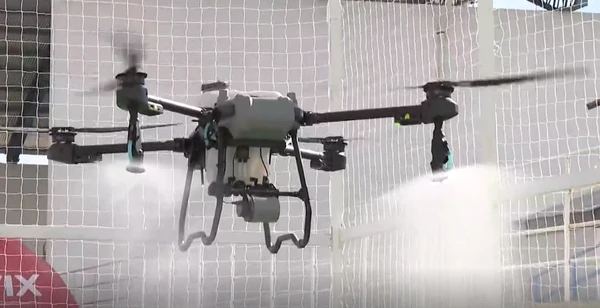 Drone agrícola utilizado no processo de pulverização da colheita